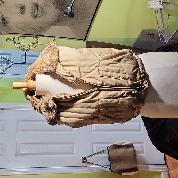 Unique Vintage Two-Sided Fur Vest - Picture 4 of 4